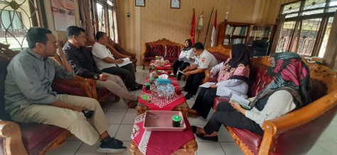 Camat Sukoharjo melakukan meeting Persiapan Transformasi UPK-DAPM menjadi BUMDESMA di Kecamatan Suko
