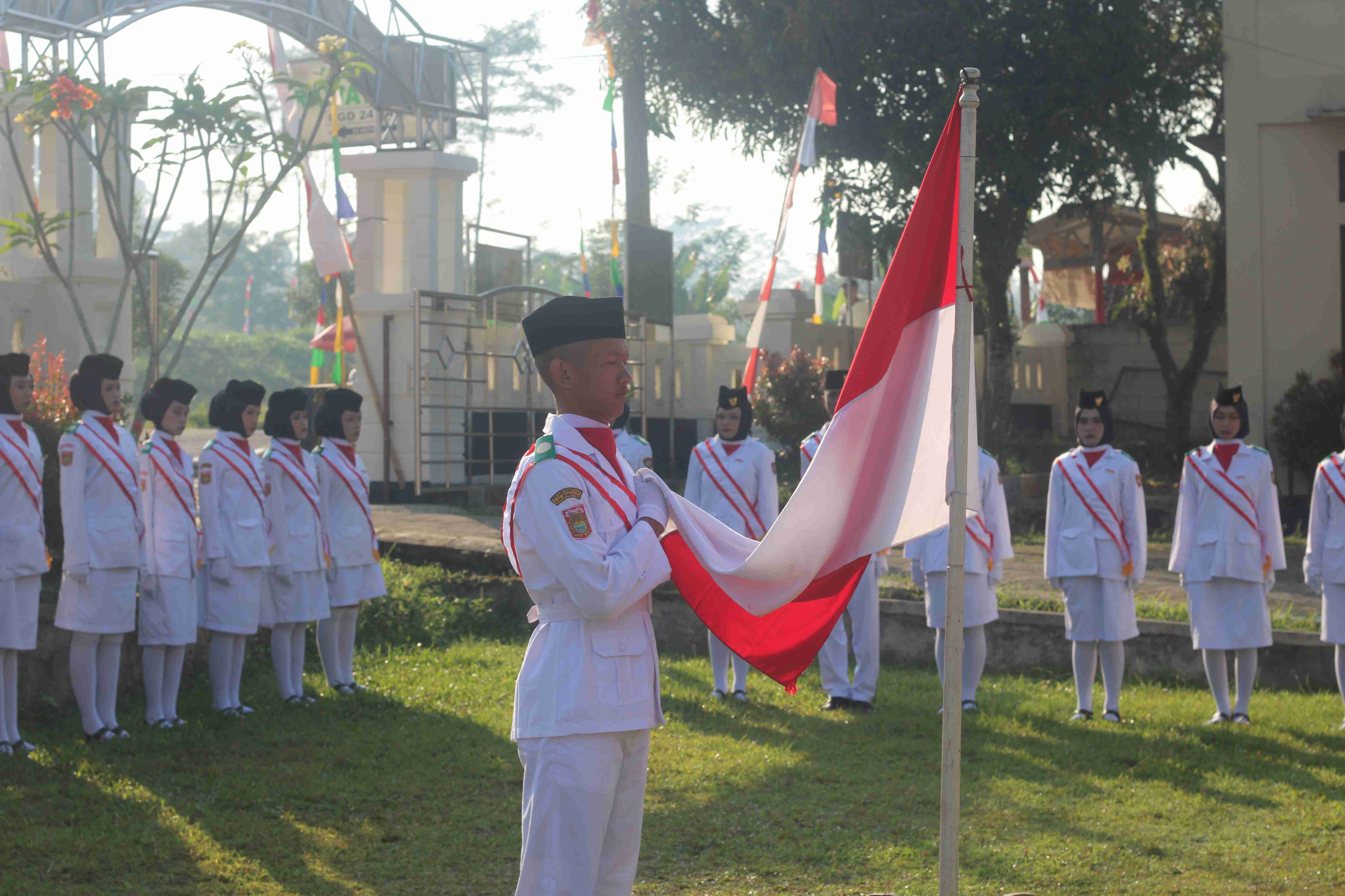 pengukuhan-paskibra-kecamatan-sukoharjo-hut-ri-ke-80