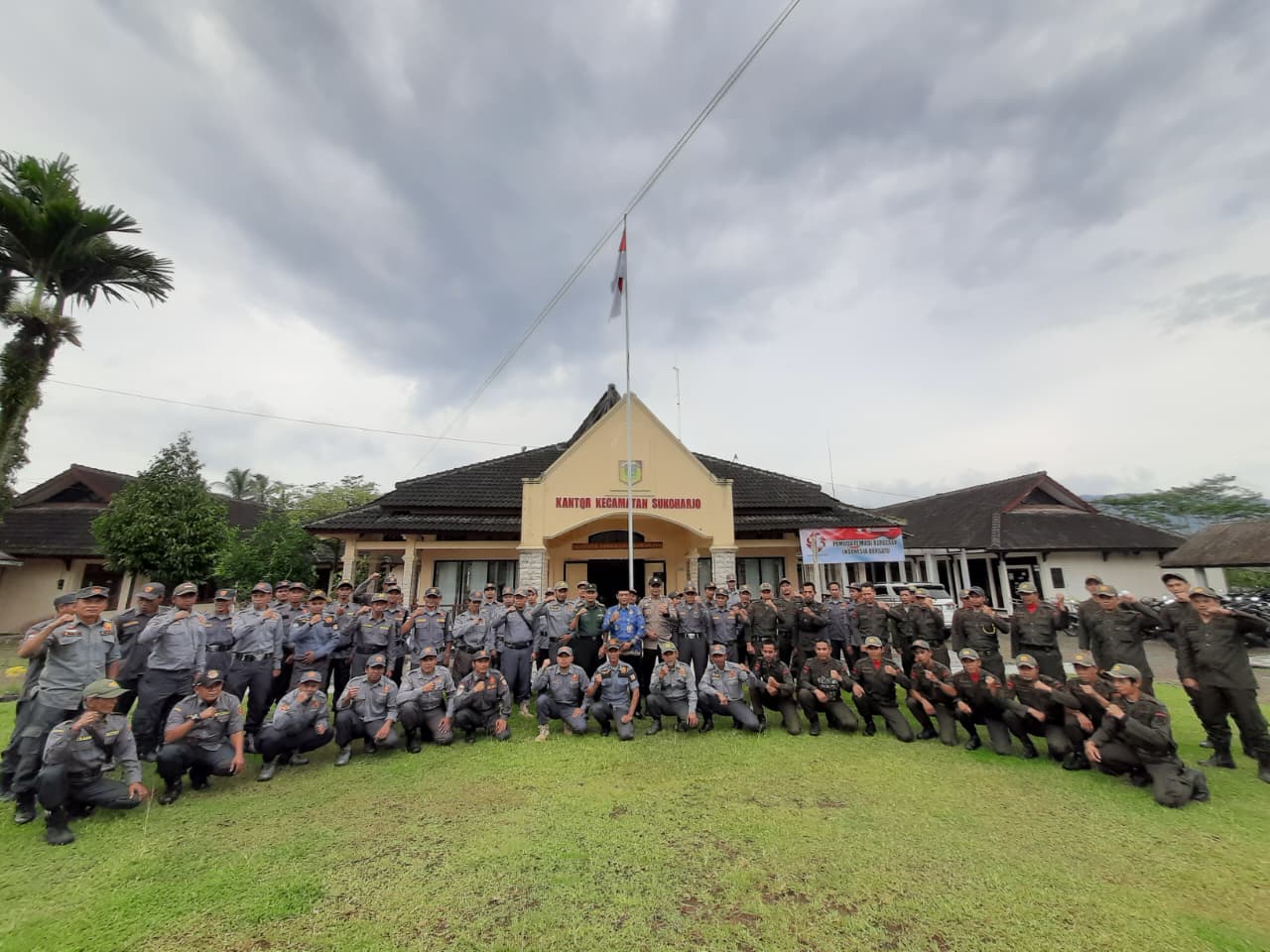 pembinaan-satlinmas-desa-se-kecamatan-sukoharjo-tahun-2025