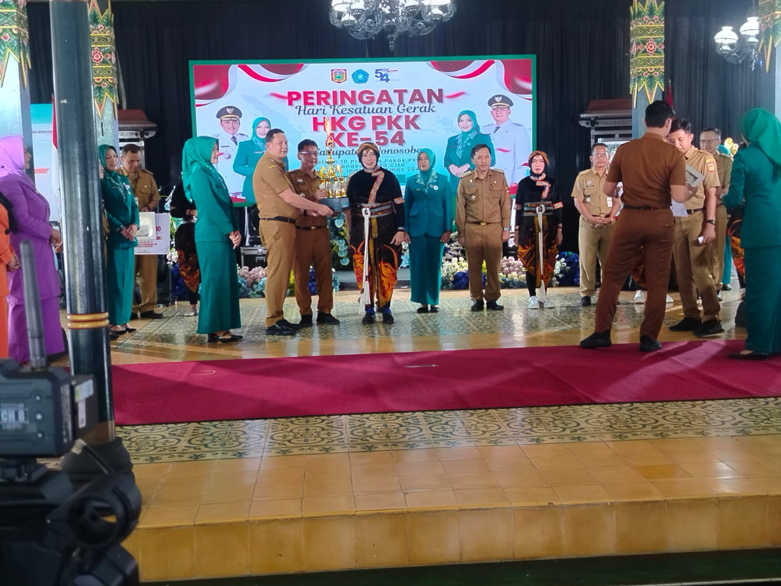 raih-juara-2-lomba-tertib-administrasi-pkk-dan-juara-3-lomba-aku-hatinya-pkk-dalam-peringatan-hari-kesatuan-gerak-pkk-ke-54